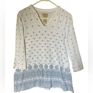 Blue Mountain Women’s White And Blue 3/4 Sleeve Tunic Size Medium